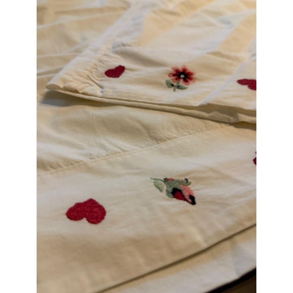 LL Bean Vintage Cotton Pillowcase Set White Embroidered Hearts Flowers farmhouse